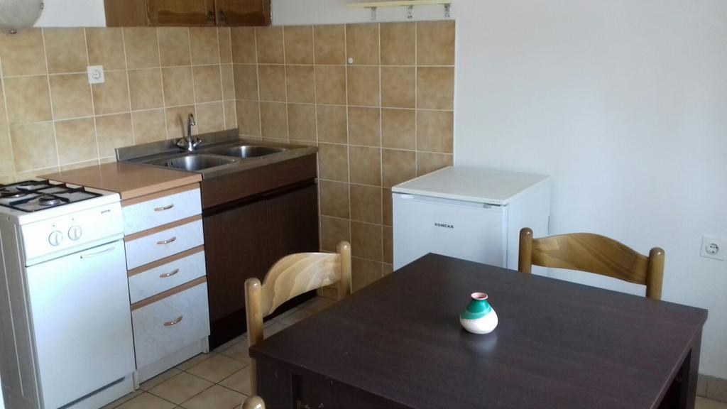 Apartmani Varnica Grebastica Bagian luar foto